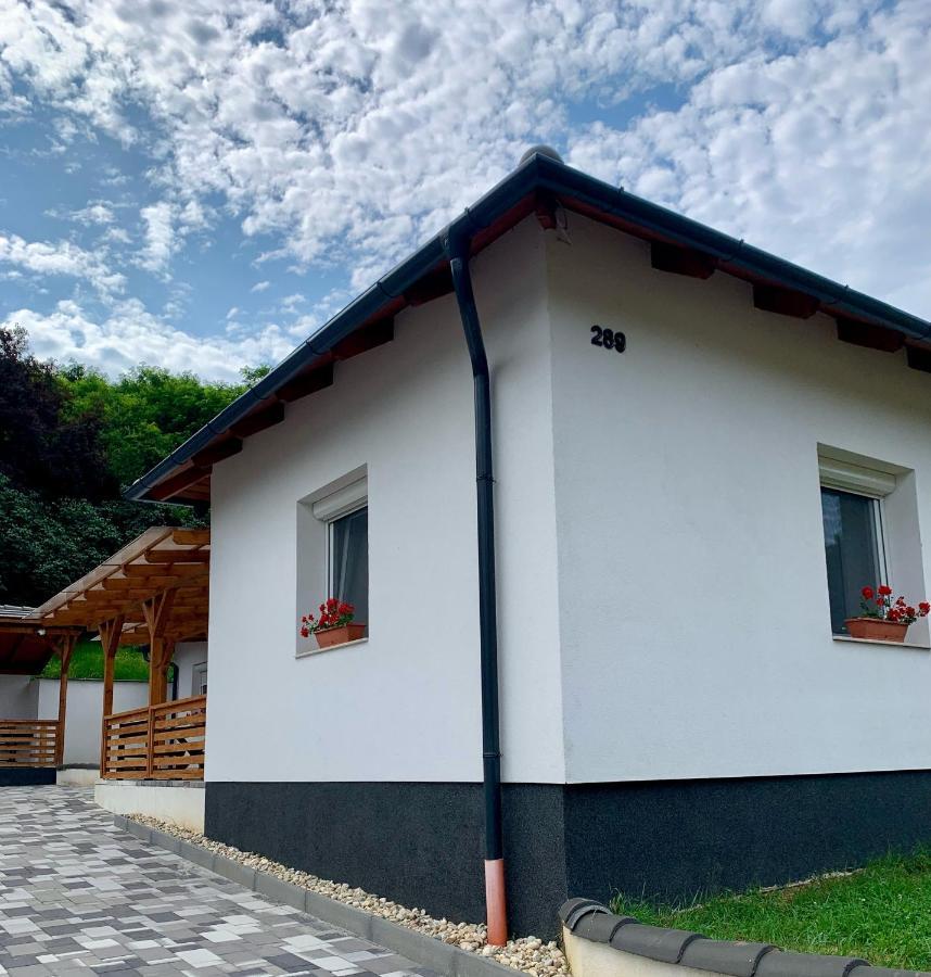 White Luxury Cottage- Matrai Vadaszhaz 4 Matraterenye